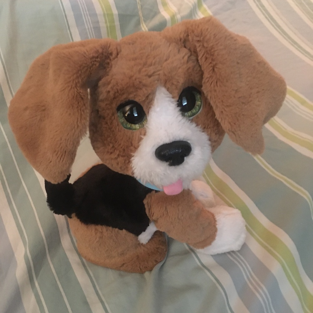 Fur Real Chatty Charlie the Barkin’ Beagle interactive puppy